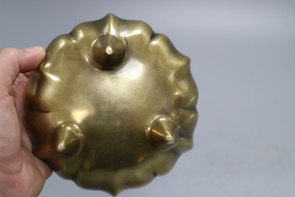 A Chinese bronze tripod censer, height 9cm